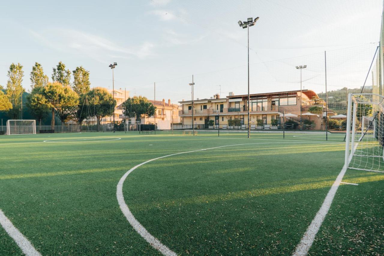 Bed and Breakfast Country Club Sport Alba Adriatica Esterno foto