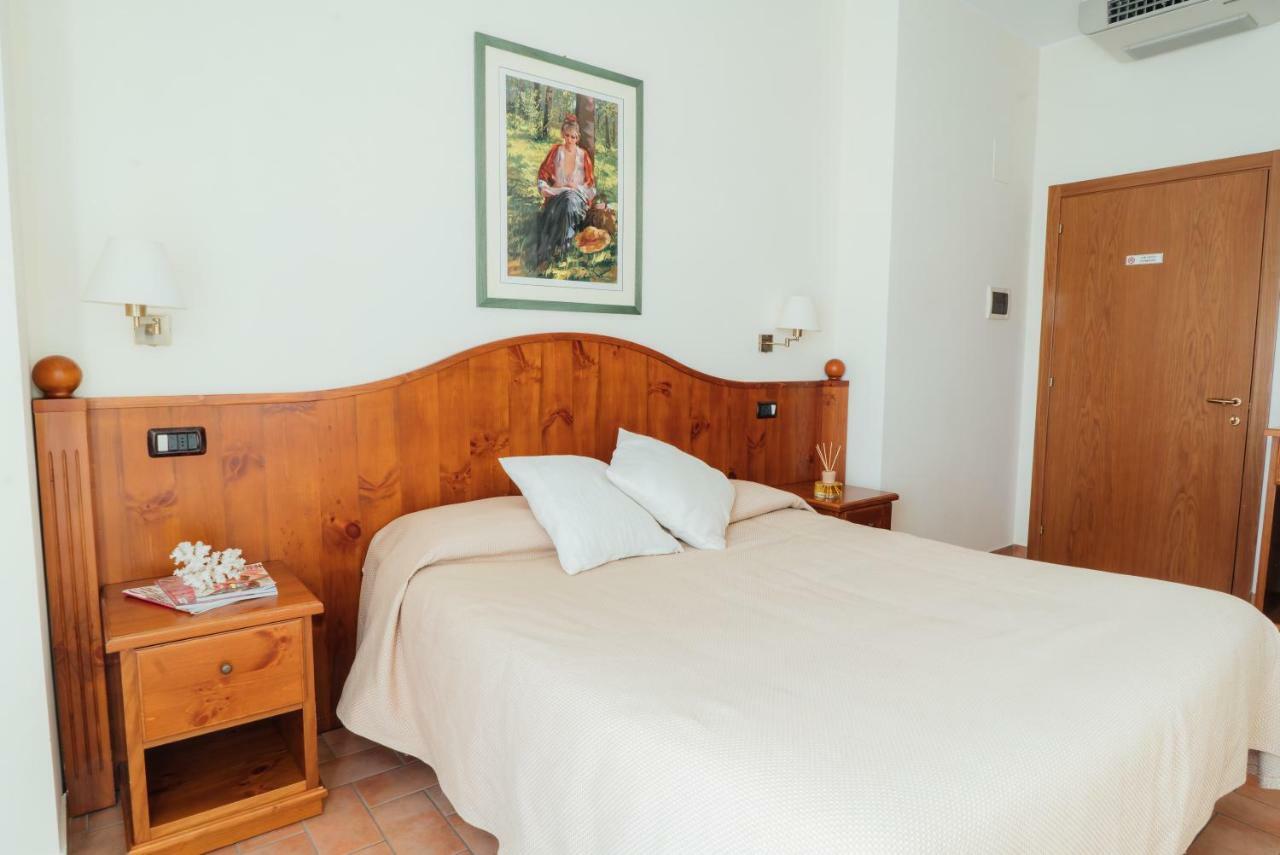 Bed and Breakfast Country Club Sport Alba Adriatica Esterno foto