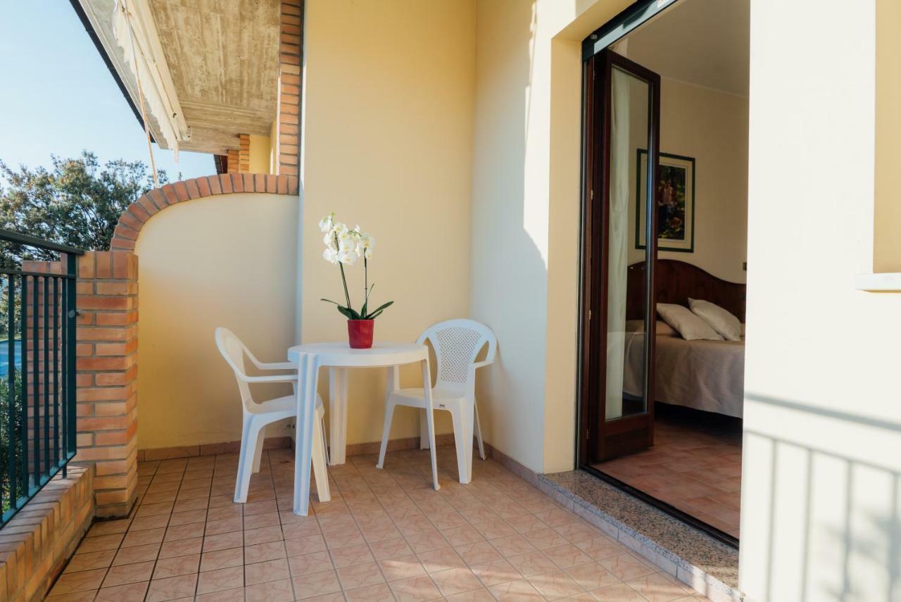 Bed and Breakfast Country Club Sport Alba Adriatica Esterno foto