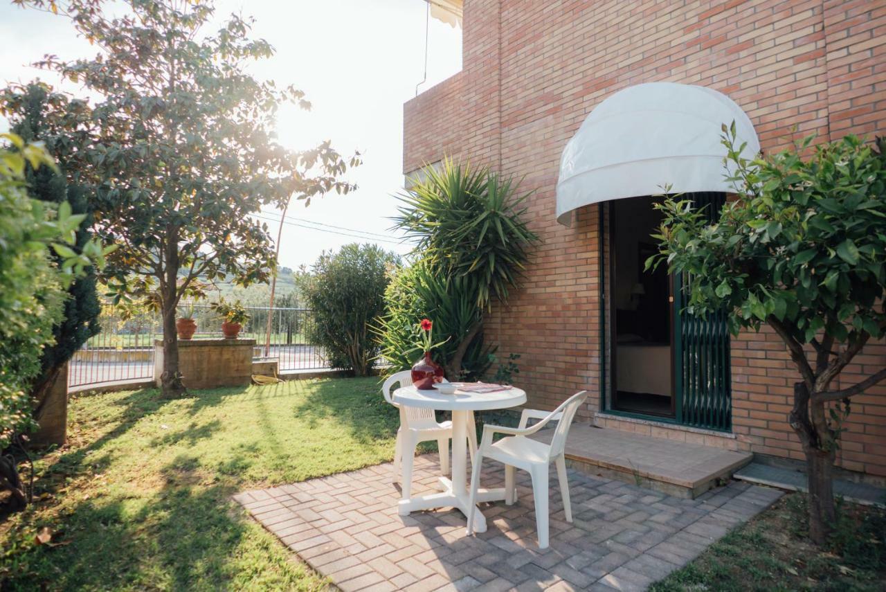Bed and Breakfast Country Club Sport Alba Adriatica Esterno foto